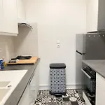 Les Bleuets, Free Secure Parking Apartment