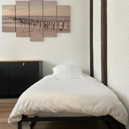 Les Bleuets, Free Secure Parking * Μπουλόν-Σιρ-Μερ