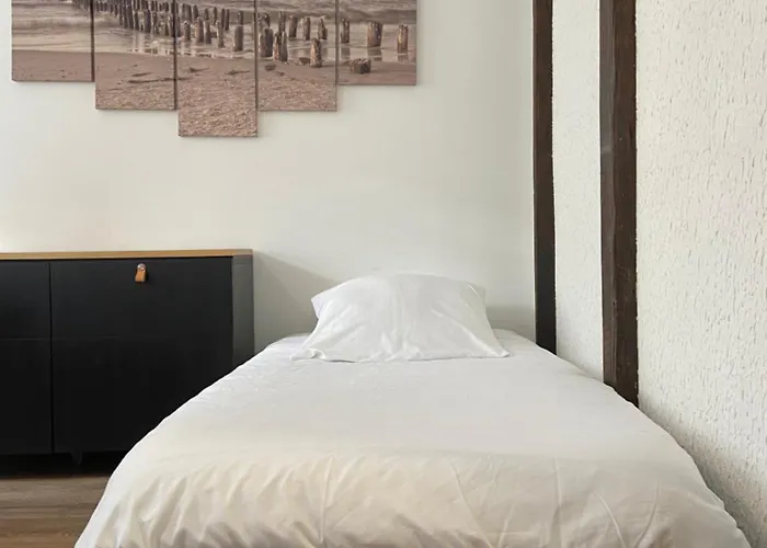 Les Bleuets, Free Secure Parking * Μπουλόν-Σιρ-Μερ