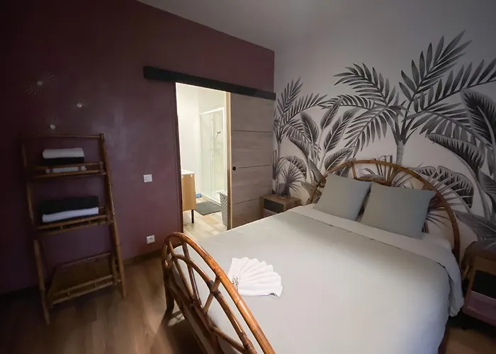 Les Bleuets, Free Secure Parking